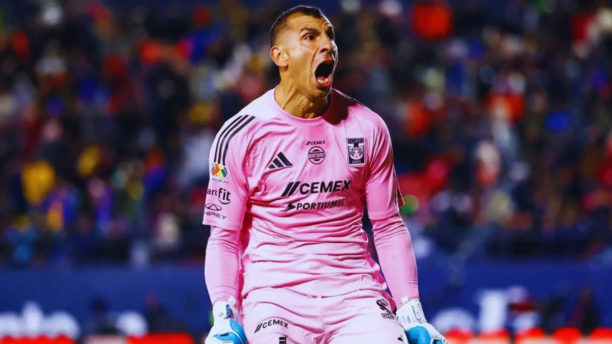 Nahuel Guzmán ataja penal y salva empate de Tigres ante Necaxa